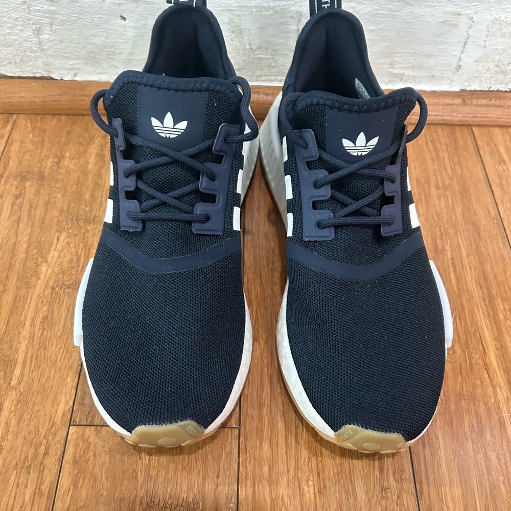 Like new. Worn twice, great shape.